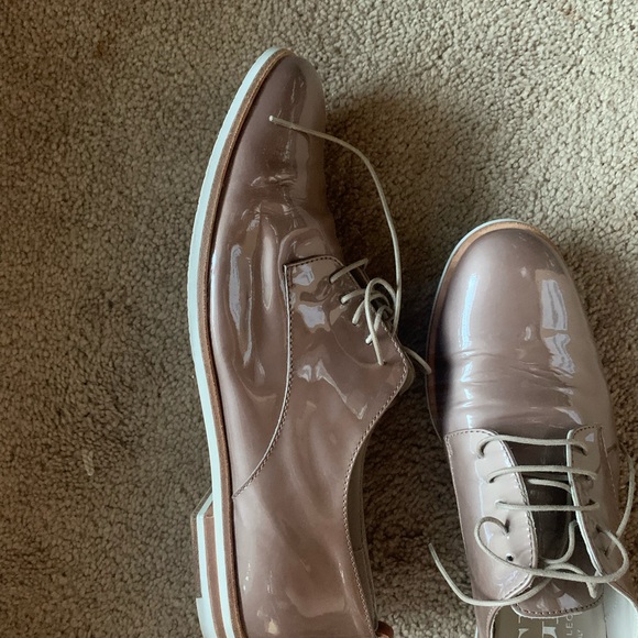 AGL Patent Leather Oxford Tan Sand - Picture 3 of 4